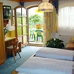 Pensionat Gaestehaus Stabauer 3*