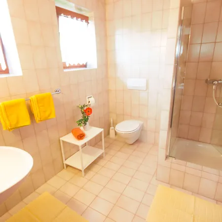 Gaestehaus Stabauer 3* Мондзее