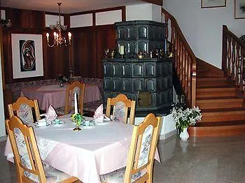 Gaestehaus Stabauer 3* Мондзее