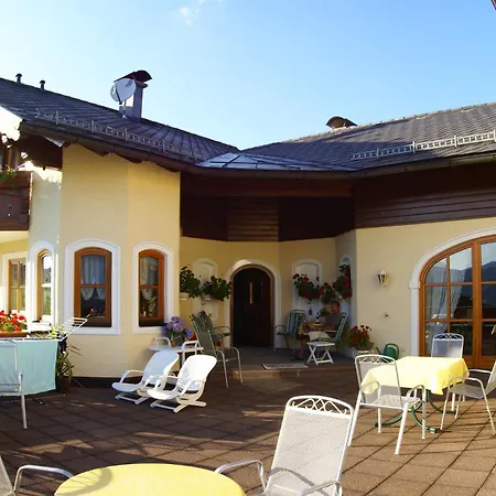 Gaestehaus Stabauer 3* Мондзее