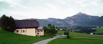 Gaestehaus Stabauer Мондзее