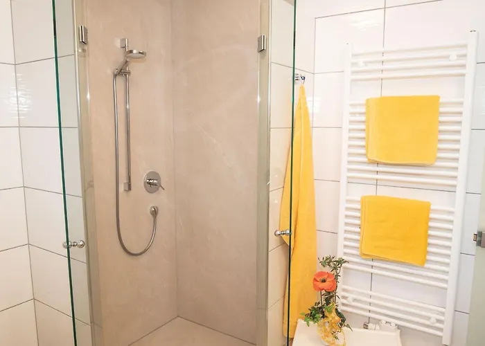 Гостевой дом Gaestehaus Stabauer Мондзее