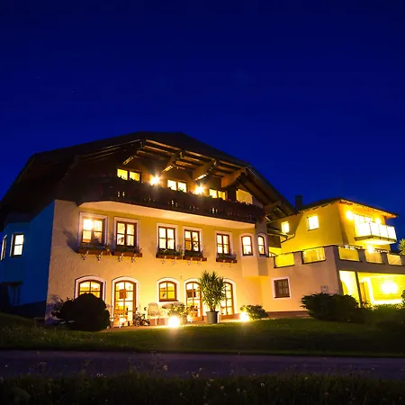 Casa de hóspedes Gaestehaus Stabauer 3*